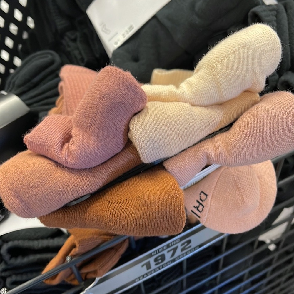 NIKE 
Training Crew Socks Size L (6 Pairs)
Nike Everyday Cushioned
NWT - Picture 12 of 16